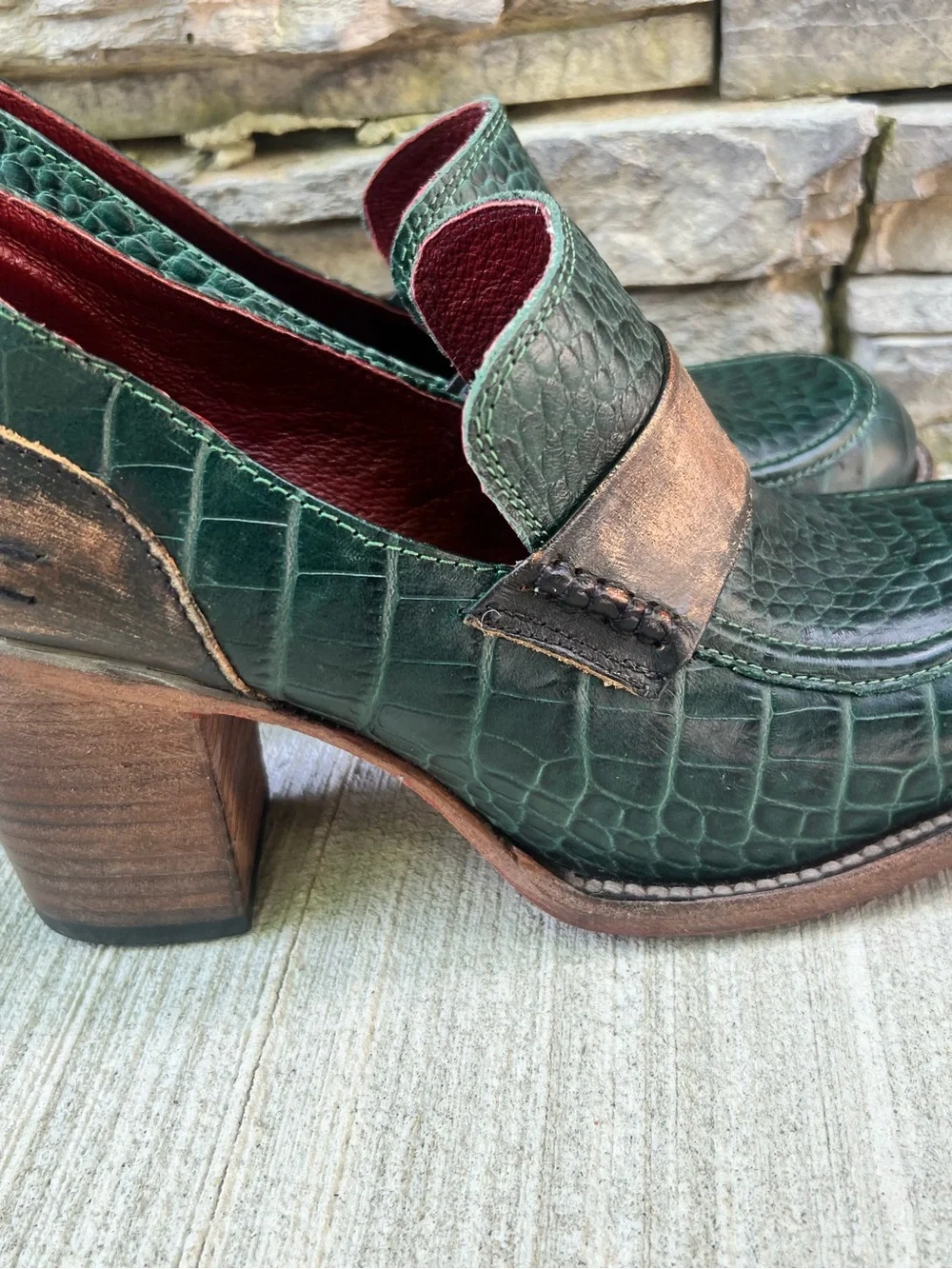 Freebird by Steven Green Croc-Textured Block Heel Loafers Shoes sz 8